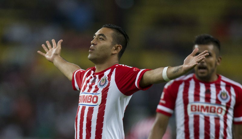 Marco Fabián en celebración con Chivas