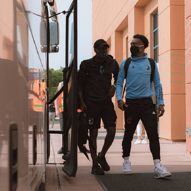 Jugadores de Minnesota United llegando a Orlando