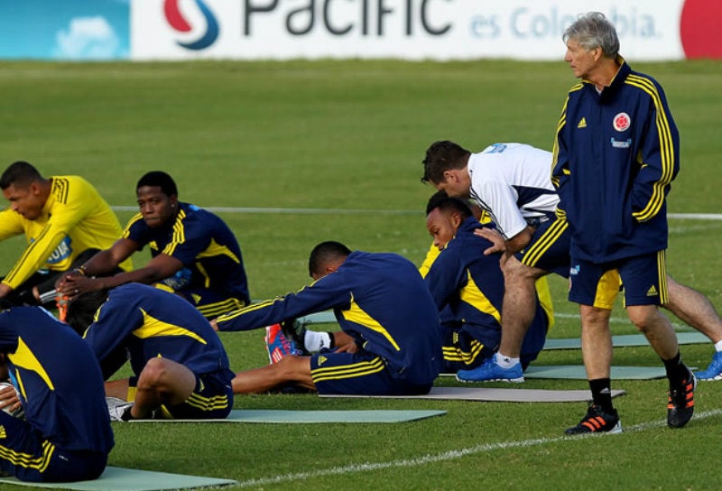 José Pekerman en entrenamiento con el combinado cafetalero