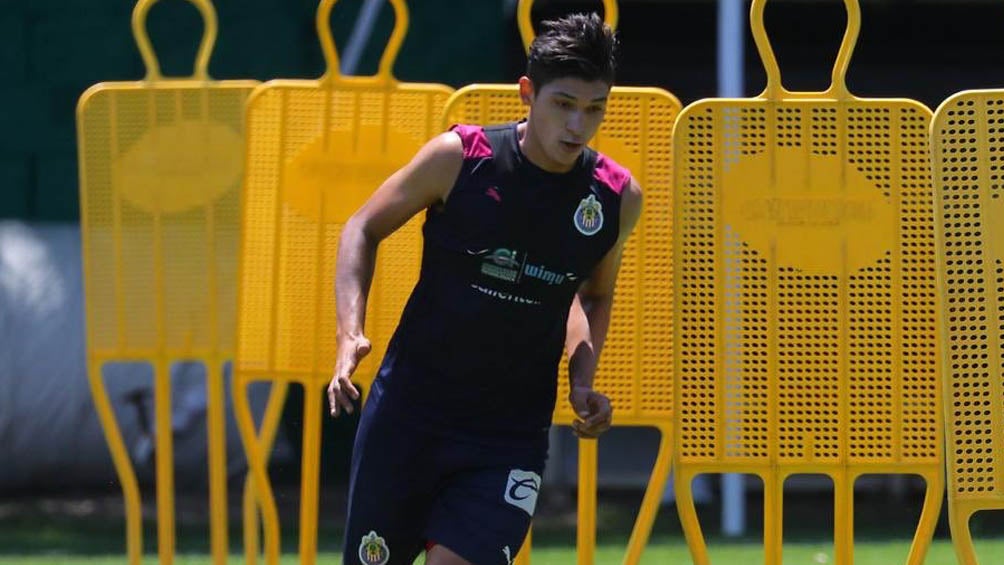 Ángel Zaldívar durante un entrenamiento con Chivas 