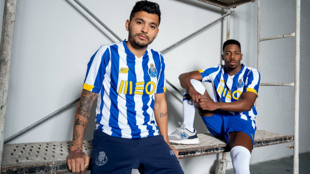 Tecatito Corona: El mexicano presumió la nueva playera del Porto para la próxima temporada