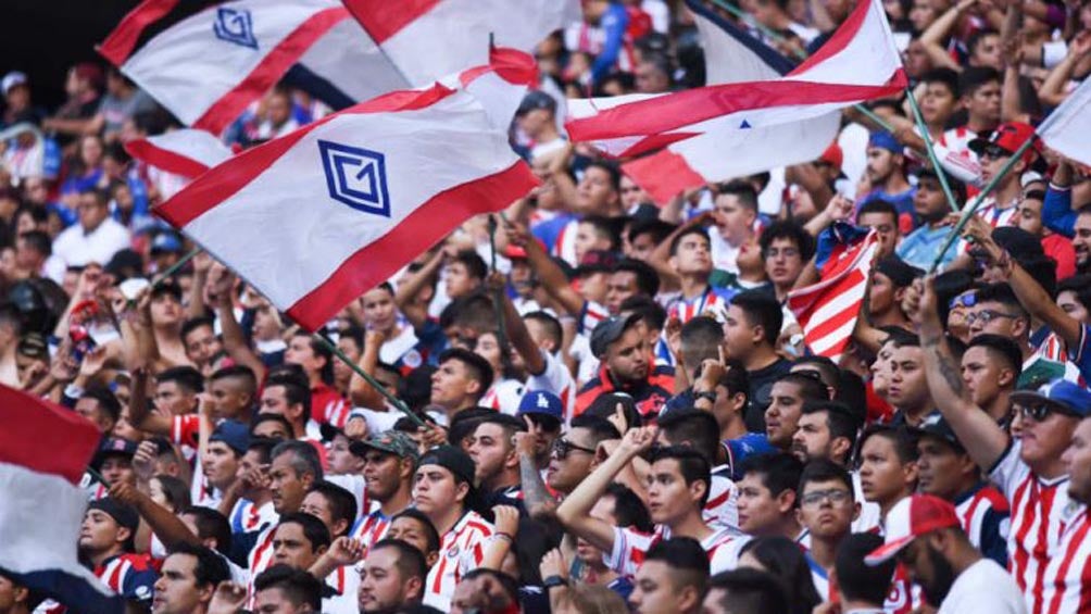 Aficionados de Chivas en el estadio