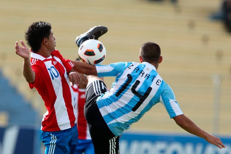 Alexis Zárate en acción con Argentina