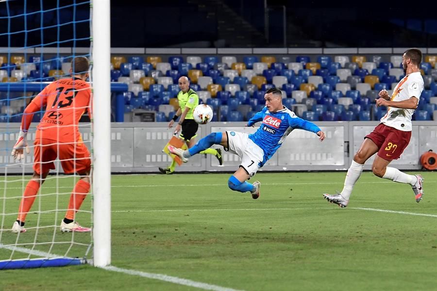 Callejón definiendo su gol 