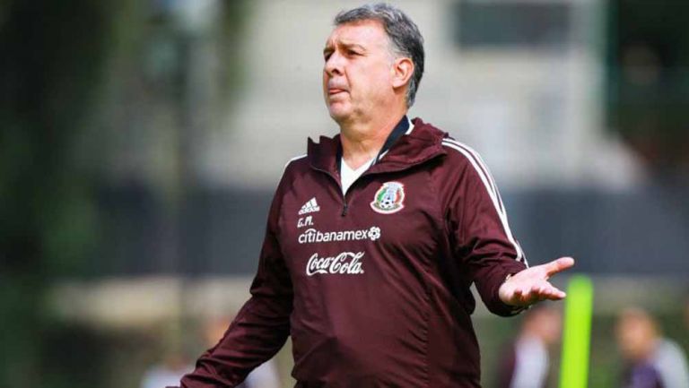 Gerardo Martino durante un entrenamiento con México 