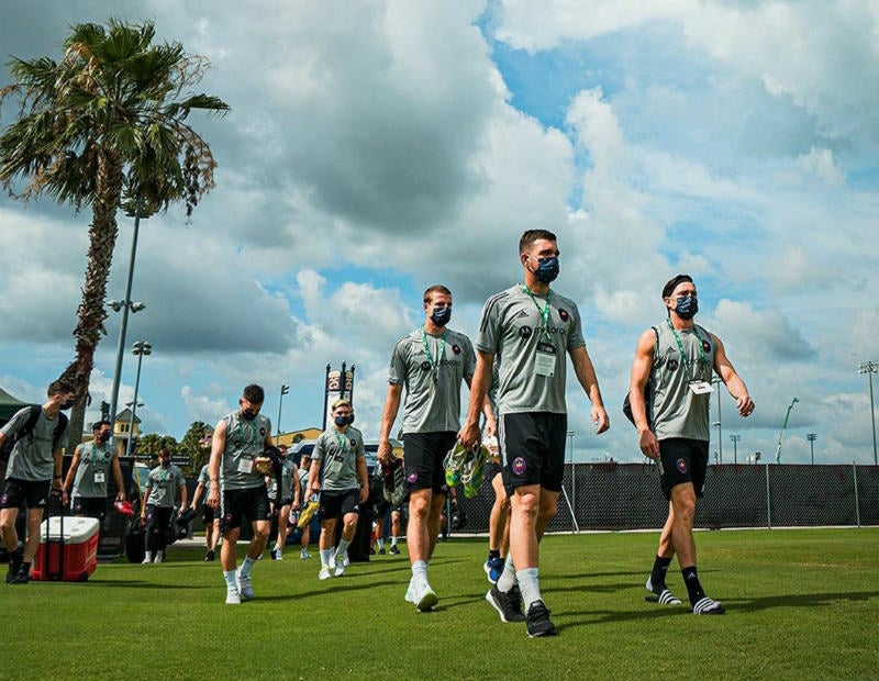 Jugadores del Chicago Fire entrenando en Orlando