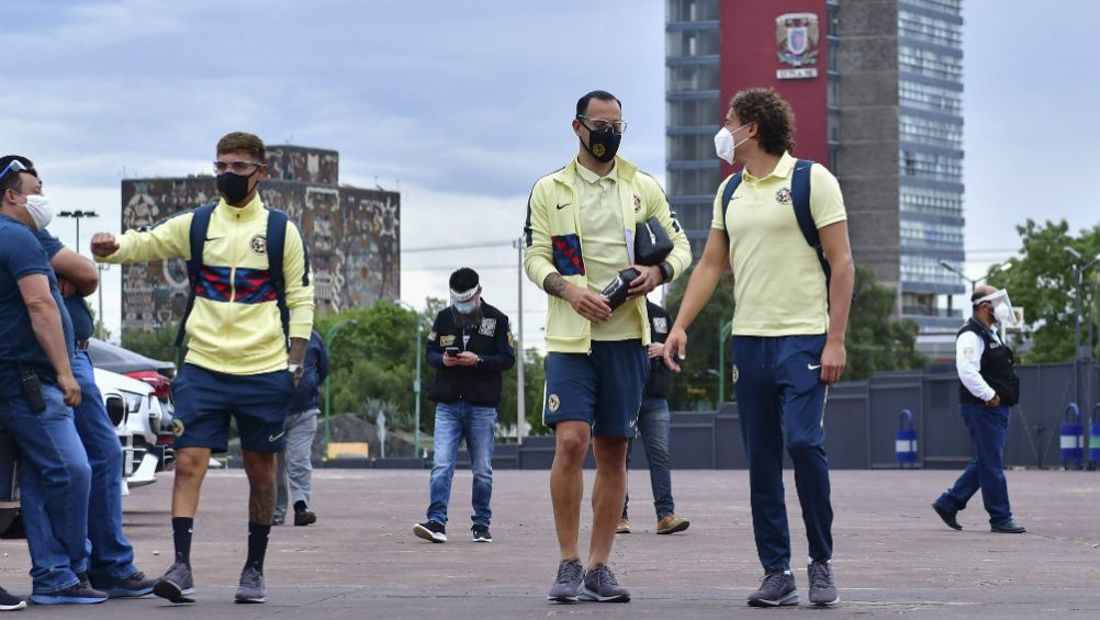 América: Jugadores comen en mesas separadas en Coapa