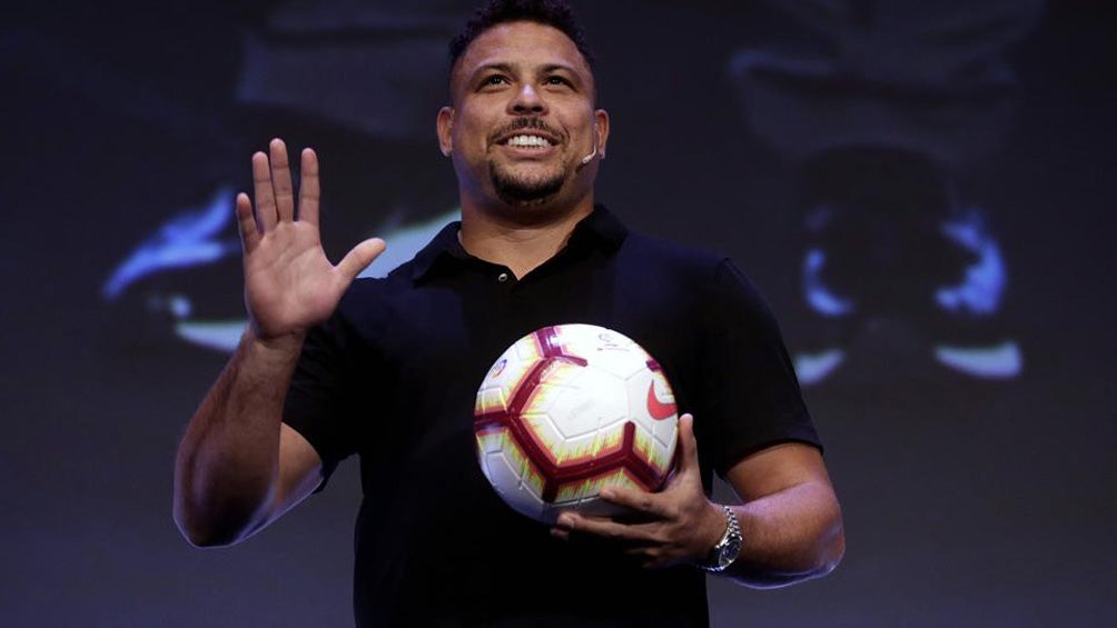 Ronaldo Nazario durante una conferencia de prensa 