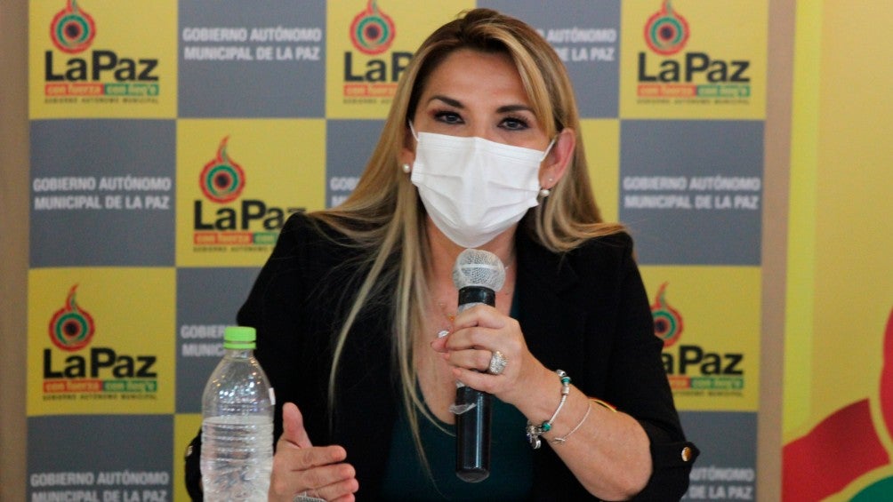 Jeanine Añez dio positivo por coronavirus