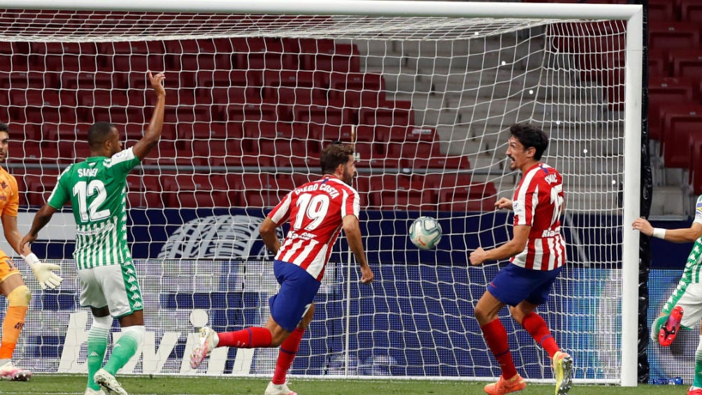 LaLiga: En duelo de mexicanos el Atlético de Madrid derrotó al Betis