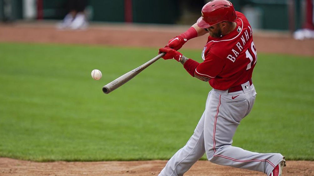 Tucker Barnhart durante un juego con los Cincinnati Reds