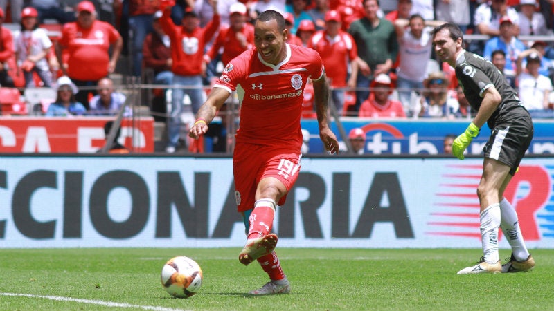 Felipe Pardo en partido con Toluca