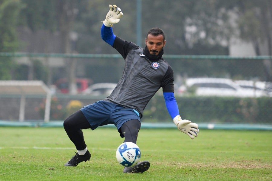 Guillermo Allison durante un entrenamiento con Cruz Azul