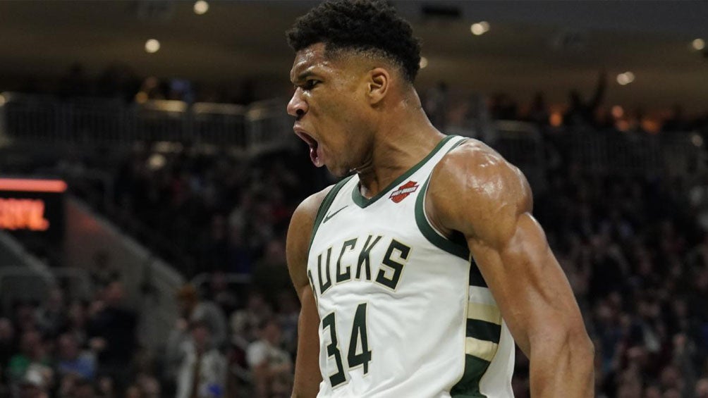 Antetokounmpo celebra una victoria de los Bucks