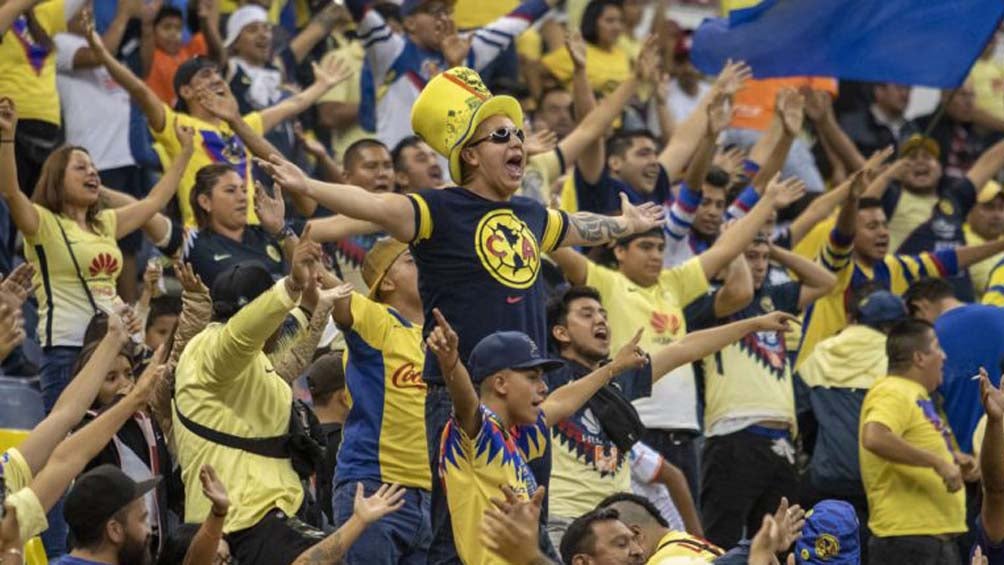 Afición del América en el Estadio Azteca