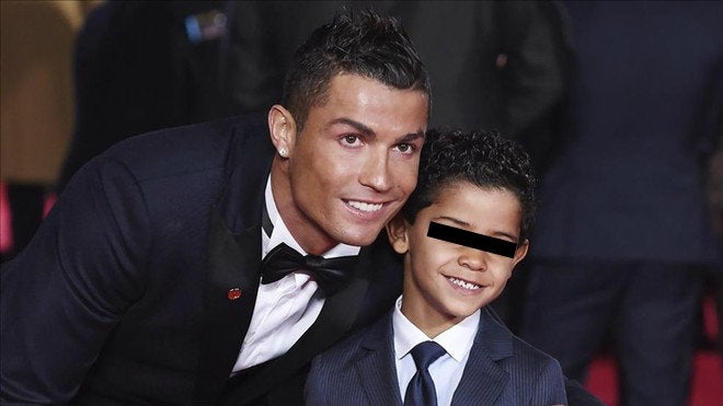 Cristiano Ronaldo con su hijo