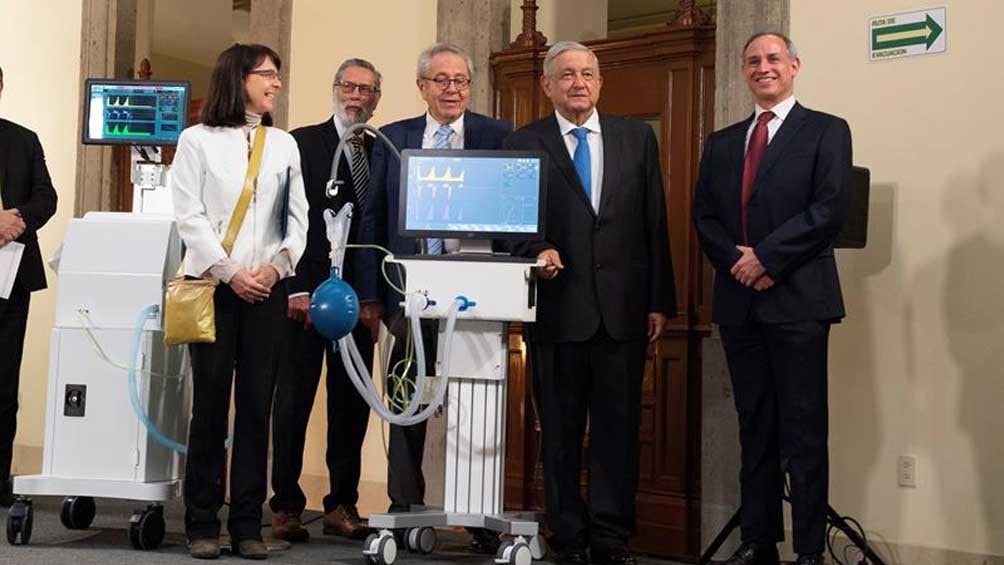 AMLO en conferencia de prensa en el Palacio Nacional