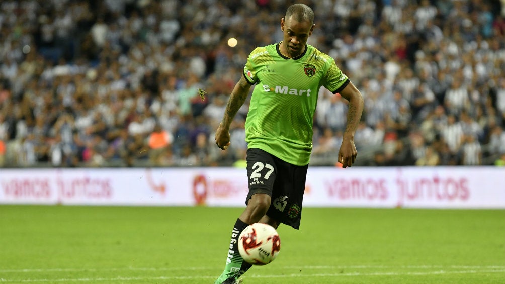 Diego Rolán en partido con Juárez