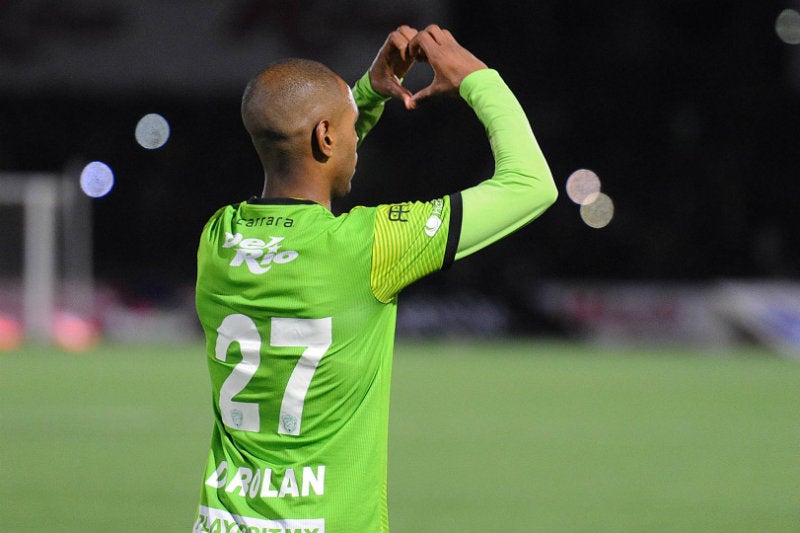 Diego Rolán en celebración de gol