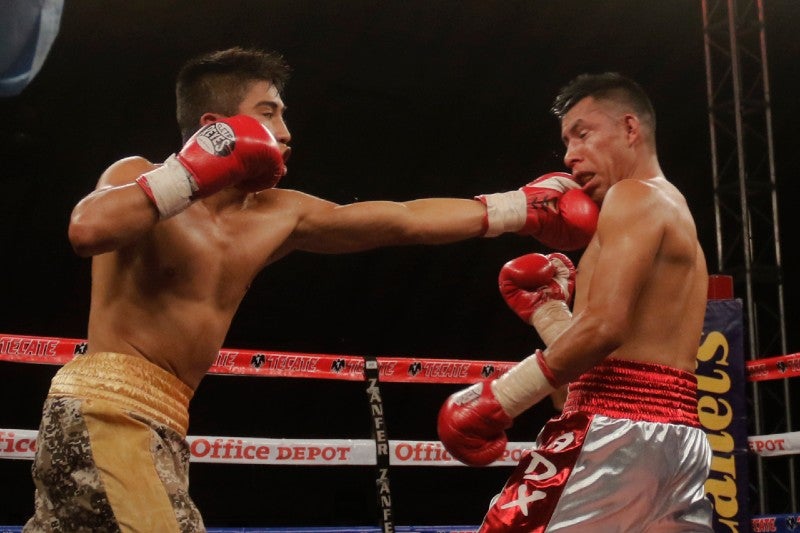 Julio Cesar Martinez y Martin Tecuapetla en una batalla a 6 roubds