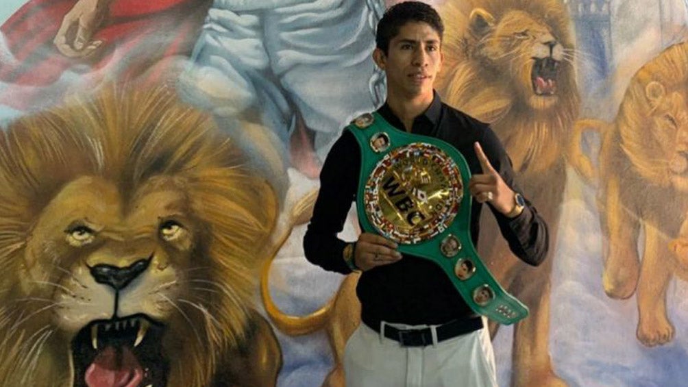 Rey Vargas, campeón Supergallo del Consejo Mundial de Boxeo