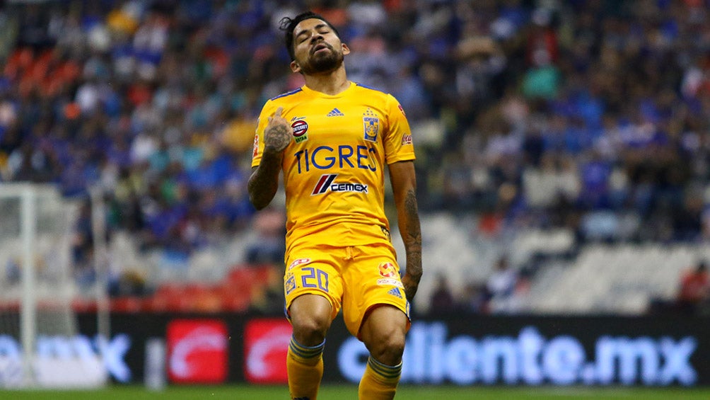 Aquino se lamenta en un juego de Tigres