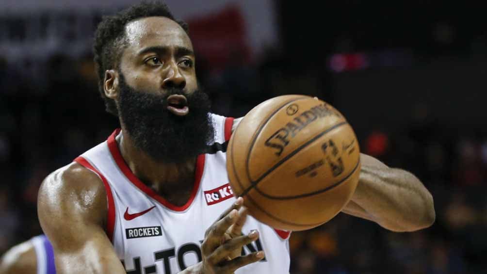 Harden en juego con los Houston Rockets 