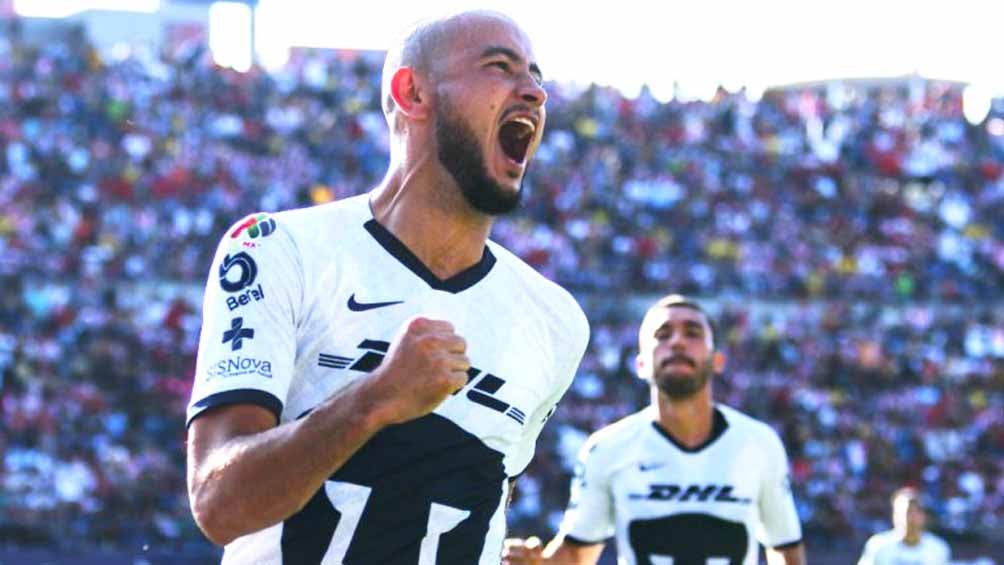 Carlos González celebra una anotación frente al Atlético de San Luis