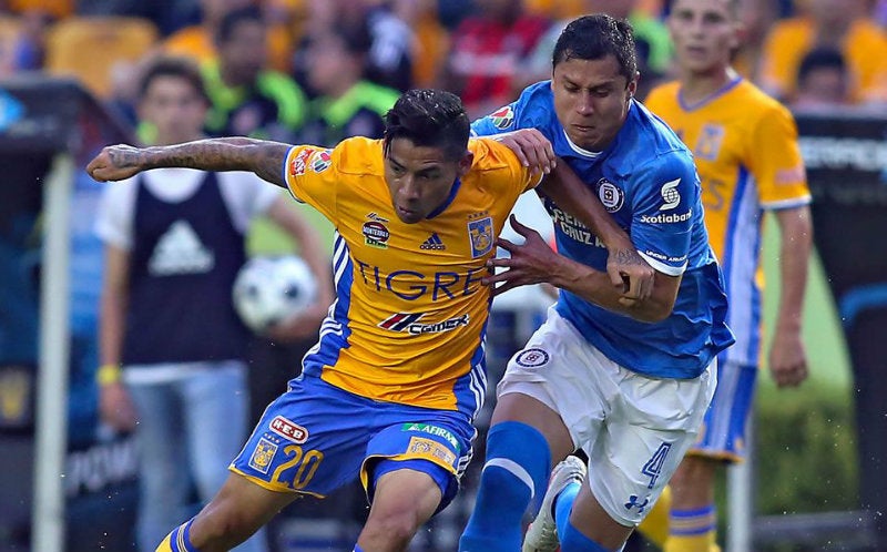 Javier Aquino y Cata Domínguez en partido