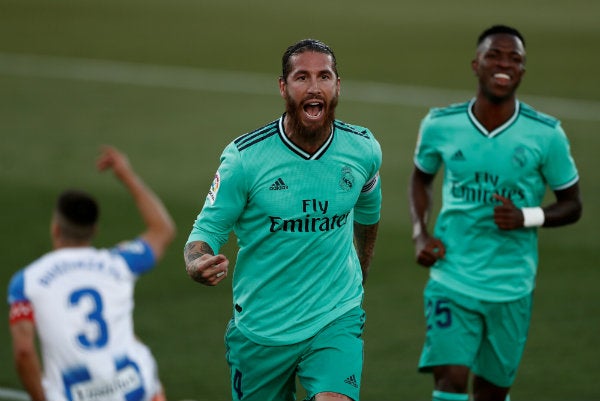 Sergio Ramos celebra su gol contra los 'Pepineros'