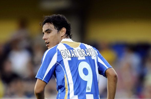 Omar Bravo, en un partido con el Deportivo La Coruña