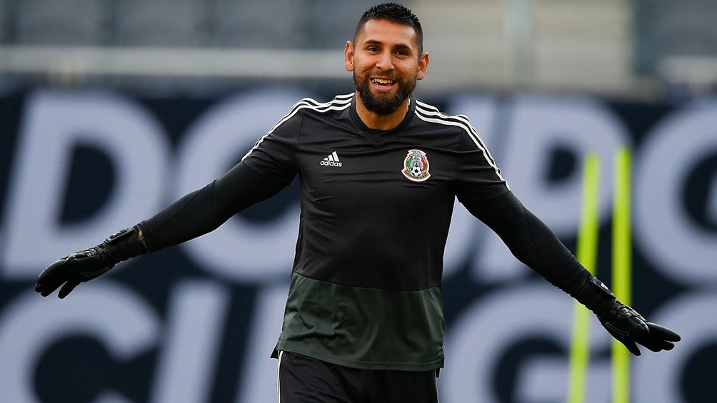 Jonathan Orozco durante un entrenamiento con el Tricolor 