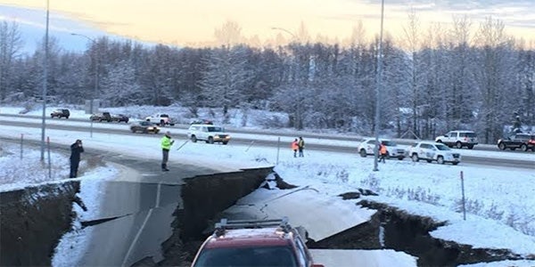 Algunos de los daños tras el sismo en Alaska