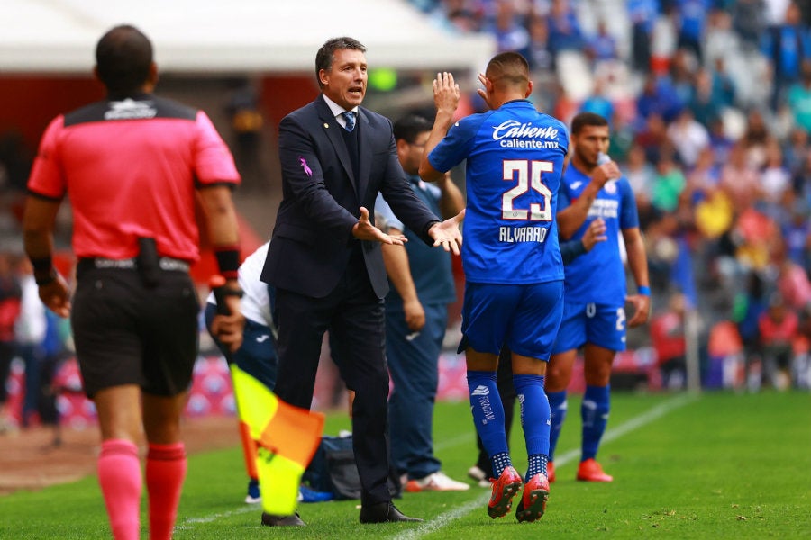 Siboldi celebra con Roberto Alvarado