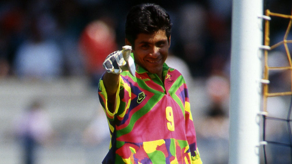 Jorge Campos como portero de Pumas