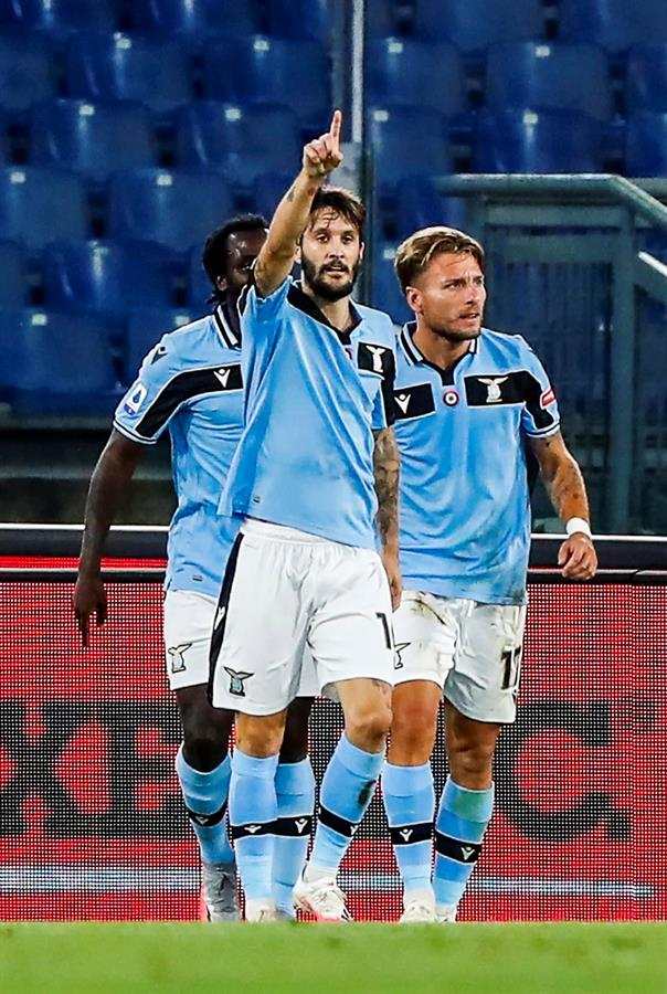 Luis Alberto y Ciro celebran el segundo gol de Lazio 