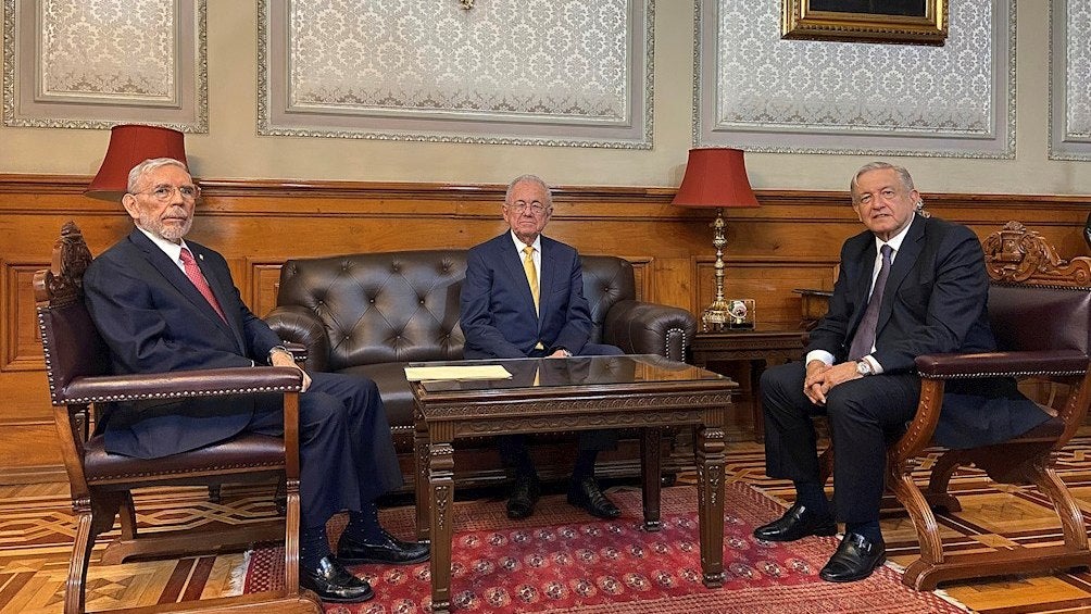 AMLO junto a Jorge Arganis y Javier Jiménez Espriú