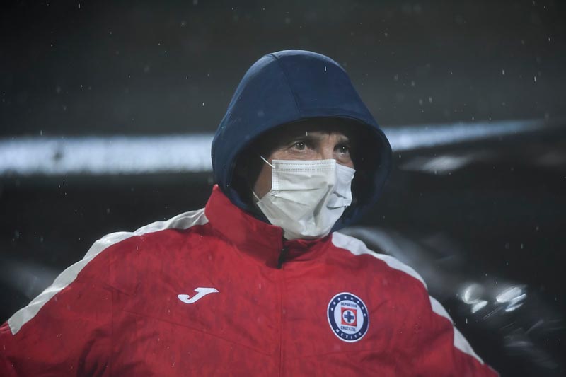 El técnico uruguayo en un partido de La Máquina