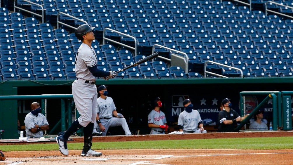 Giancarlo Stanton durante el juego inaugural con Yankees