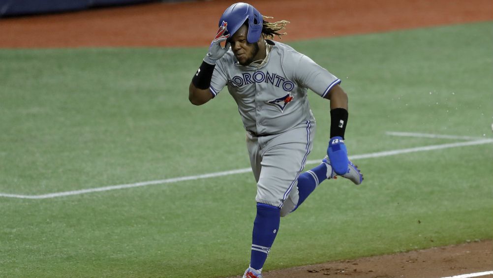 Vladimir Guerrero Jr en acción con los Blue Jays