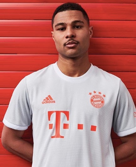 Bayern Munich El equipo b varo present su nuevo uniforme de