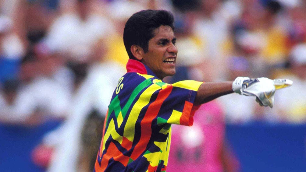 Jorge Campos en partido con Selección Mexicana