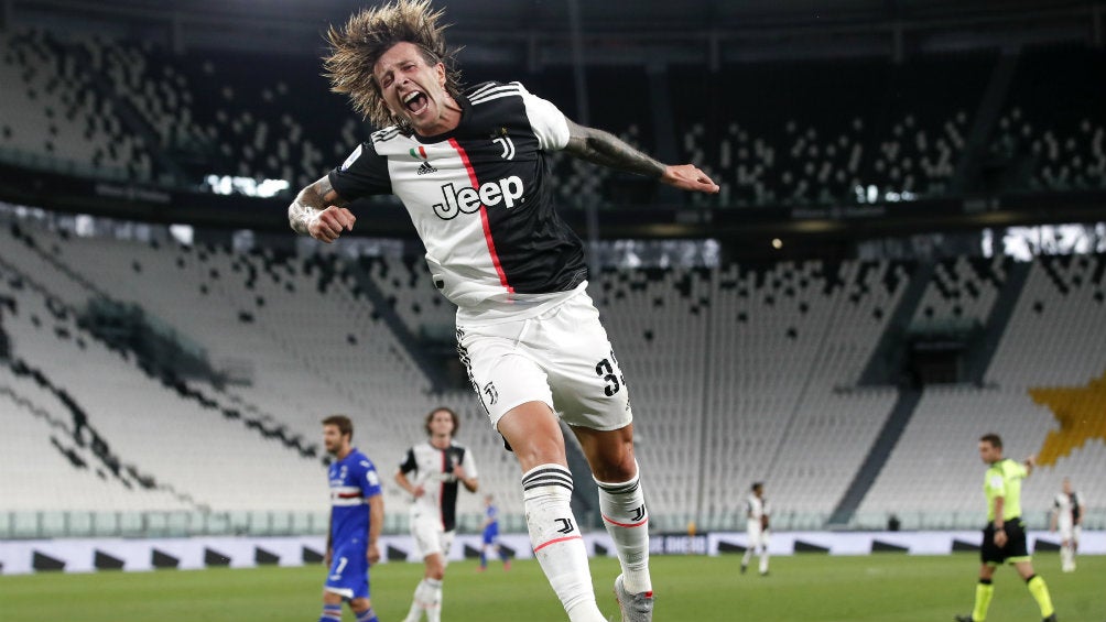 Federico Bernardeschi celebrando su anotación con Juventus