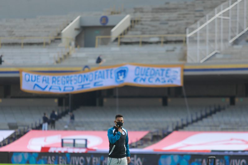 Así se veía la manta desde la cancha del Olímpico 68