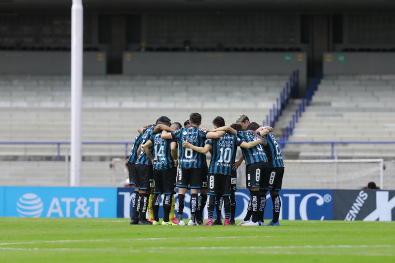 Gallos en partido ante Pumas