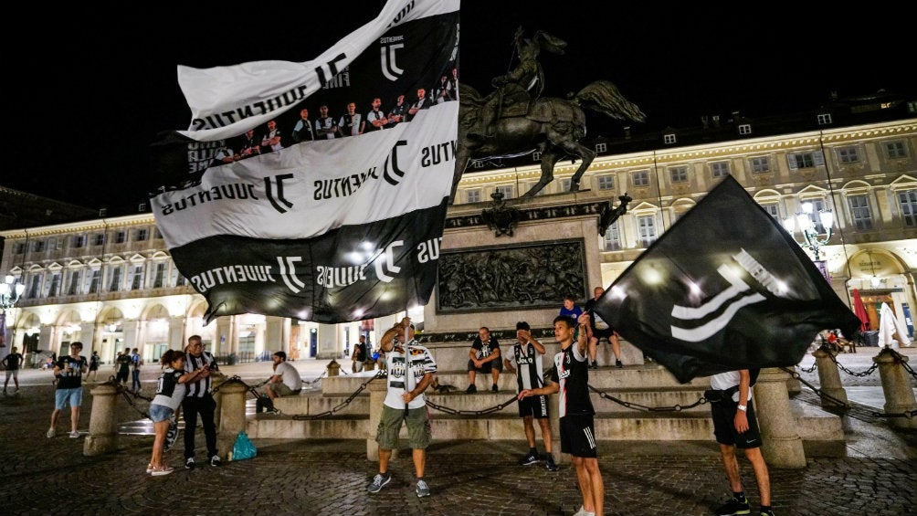 Juventus: Aficionados salieron a las calles de Turín para festejar Scudetto