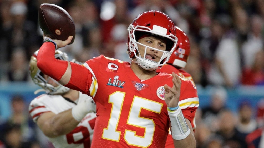 Patrick Mahomes durante un partido con Kansas City