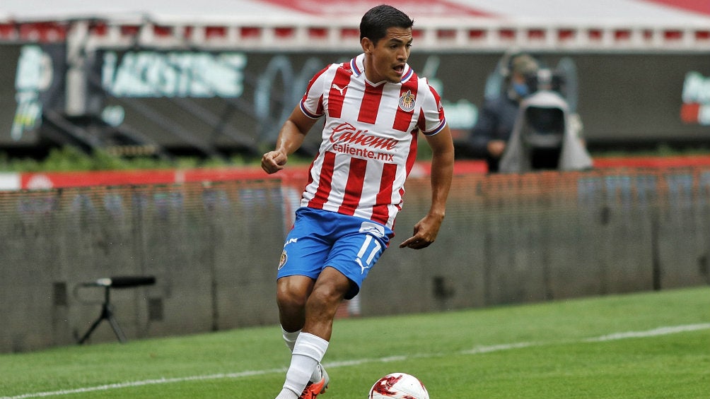 Jesús Sánchez en partido con Chivas