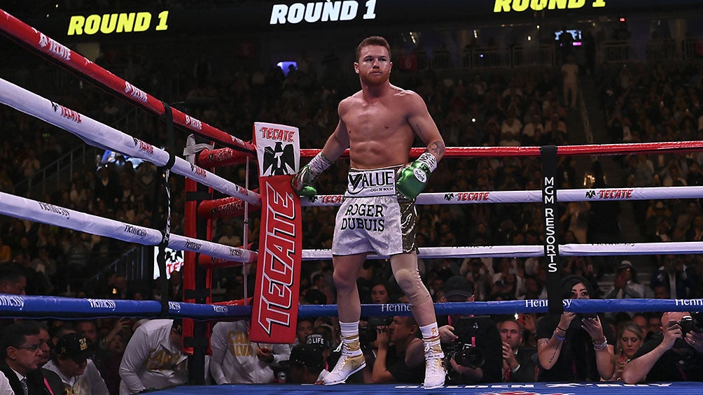 Canelo Álvarez durante una pelea 