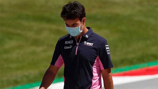 Checo Pérez previo a una carrera de Fórmula Uno 